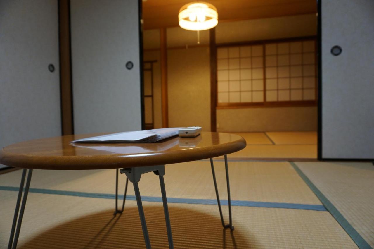 Guesthouse Ten-Roku - Female Only Osaka Bagian luar foto