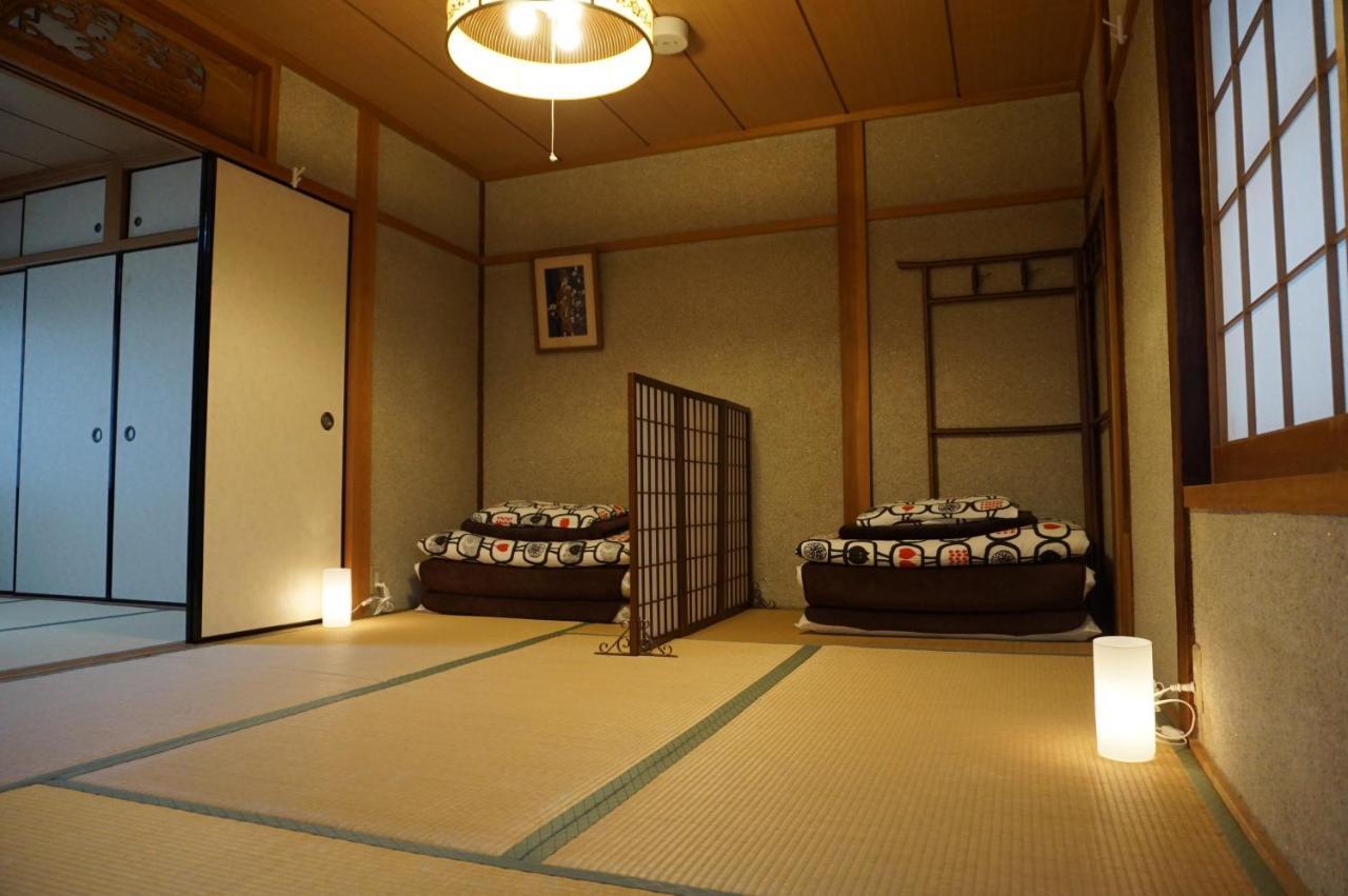 Guesthouse Ten-Roku - Female Only Osaka Bagian luar foto