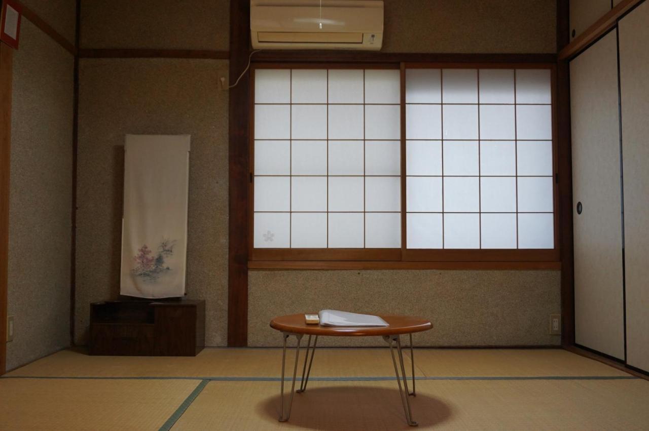 Guesthouse Ten-Roku - Female Only Osaka Bagian luar foto