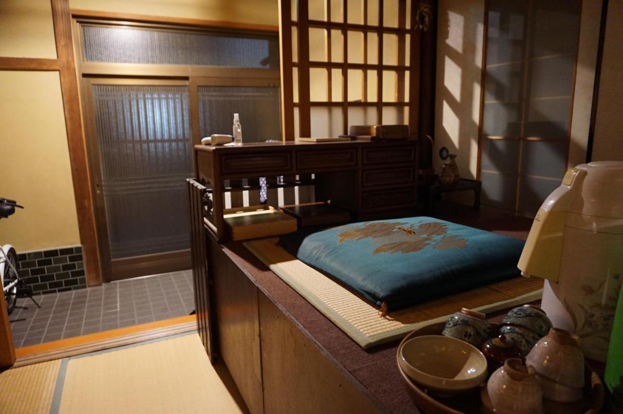 Guesthouse Ten-Roku - Female Only Osaka Bagian luar foto