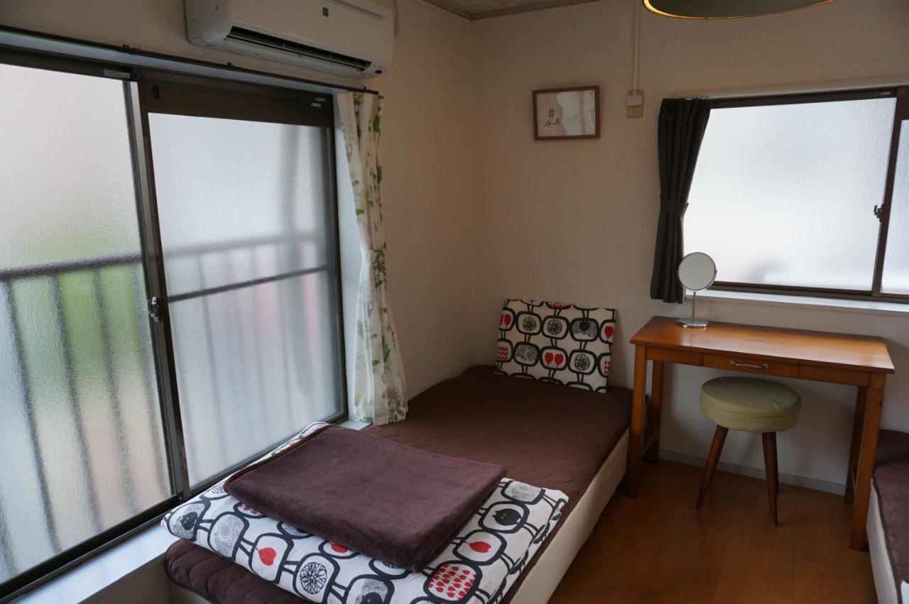 Guesthouse Ten-Roku - Female Only Osaka Bagian luar foto