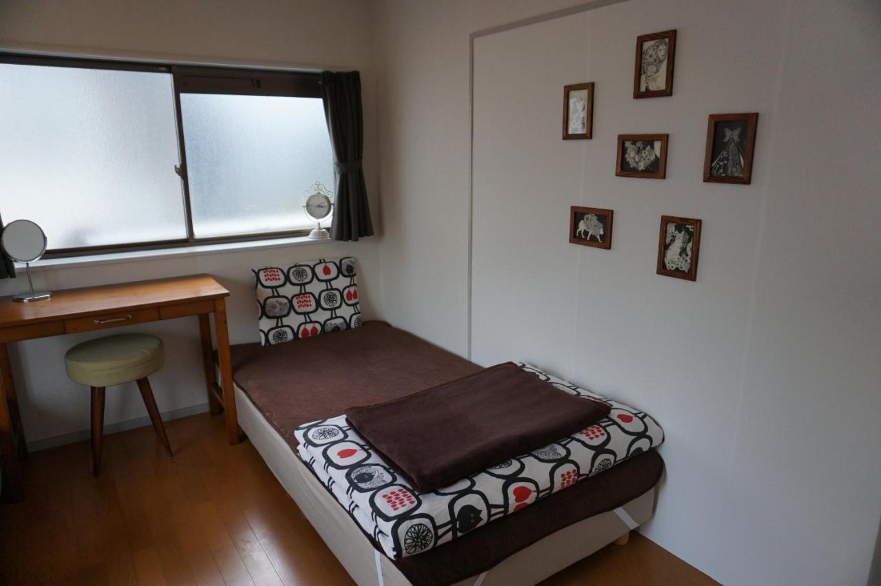 Guesthouse Ten-Roku - Female Only Osaka Bagian luar foto