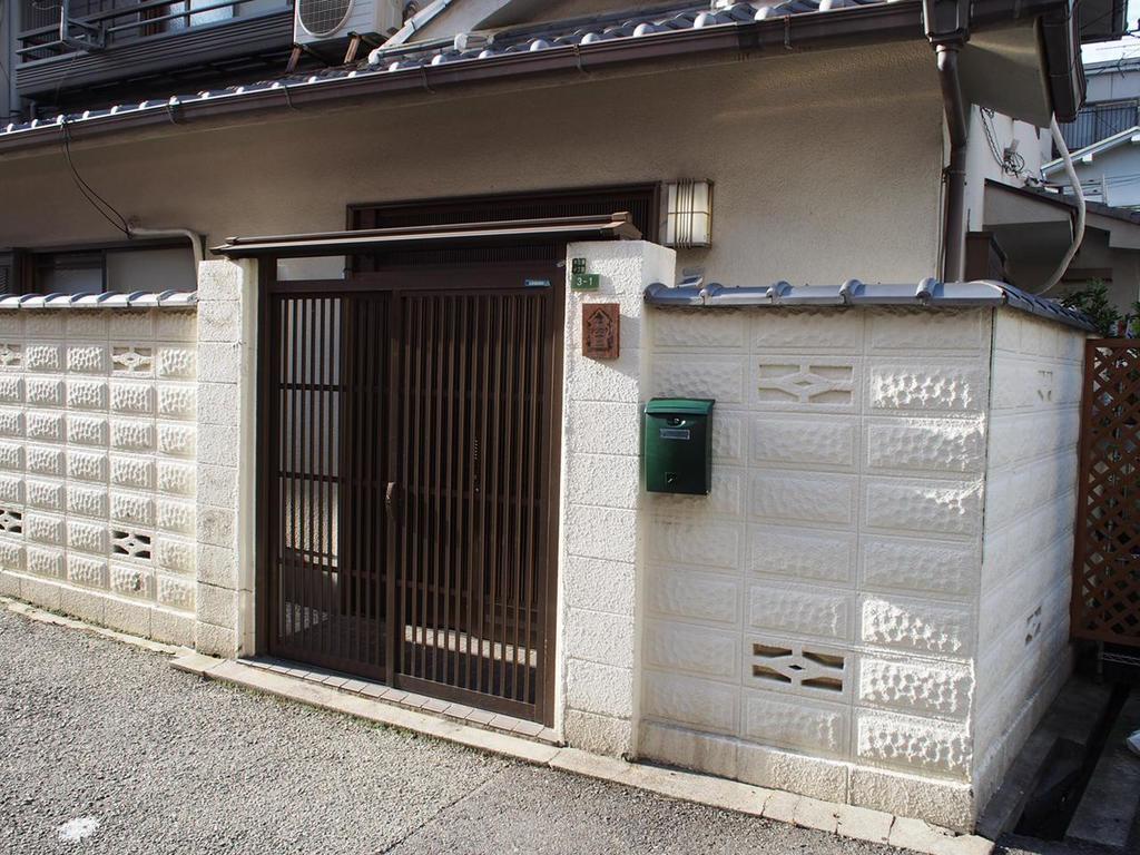 Guesthouse Ten-Roku - Female Only Osaka Bagian luar foto