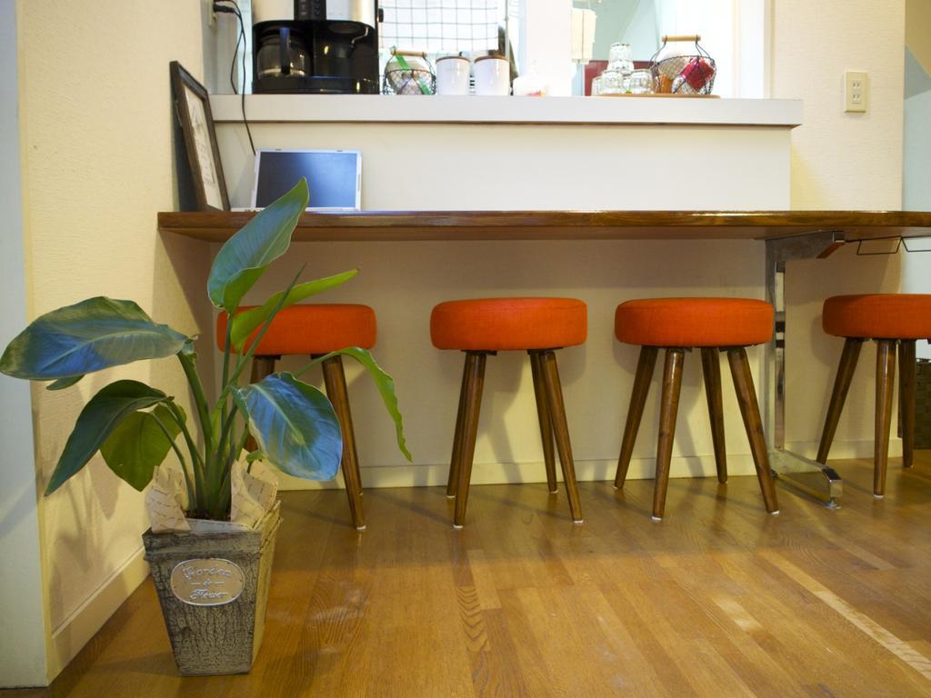 Guesthouse Ten-Roku - Female Only Osaka Bagian luar foto