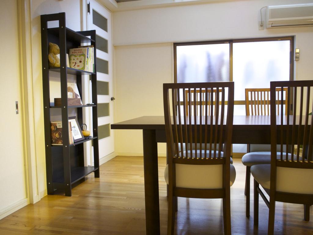 Guesthouse Ten-Roku - Female Only Osaka Bagian luar foto