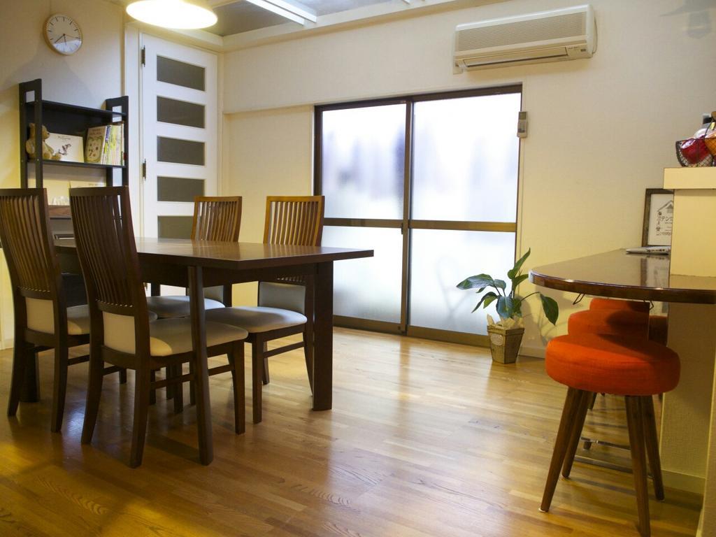 Guesthouse Ten-Roku - Female Only Osaka Bagian luar foto